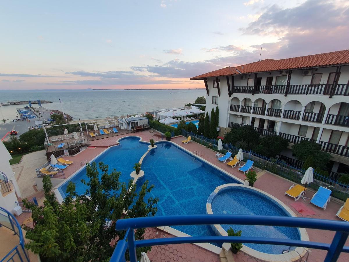 Sveti Vlas Marina Beach Apartment - Vega Village Экстерьер фото